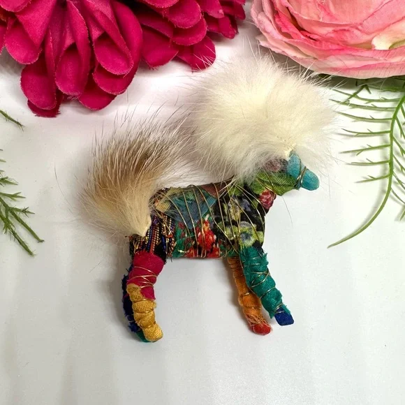 VINTAGE⚜️Handmade Patchwork Horse Pin With Real Fur - Picture 1 of 6